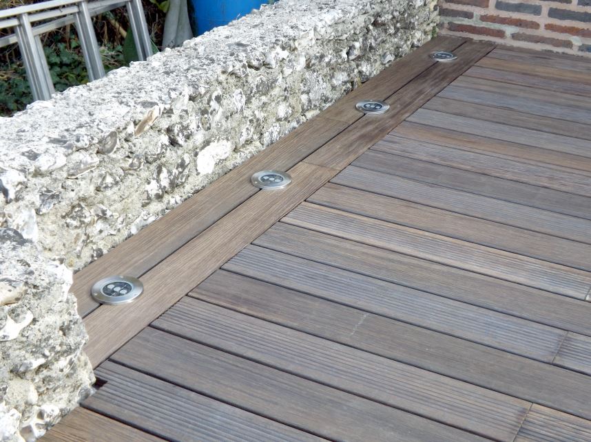 Terrasse en lames de bambou